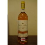 A 75cl bottle of Chateau d'Yquem Sauternes 1986.