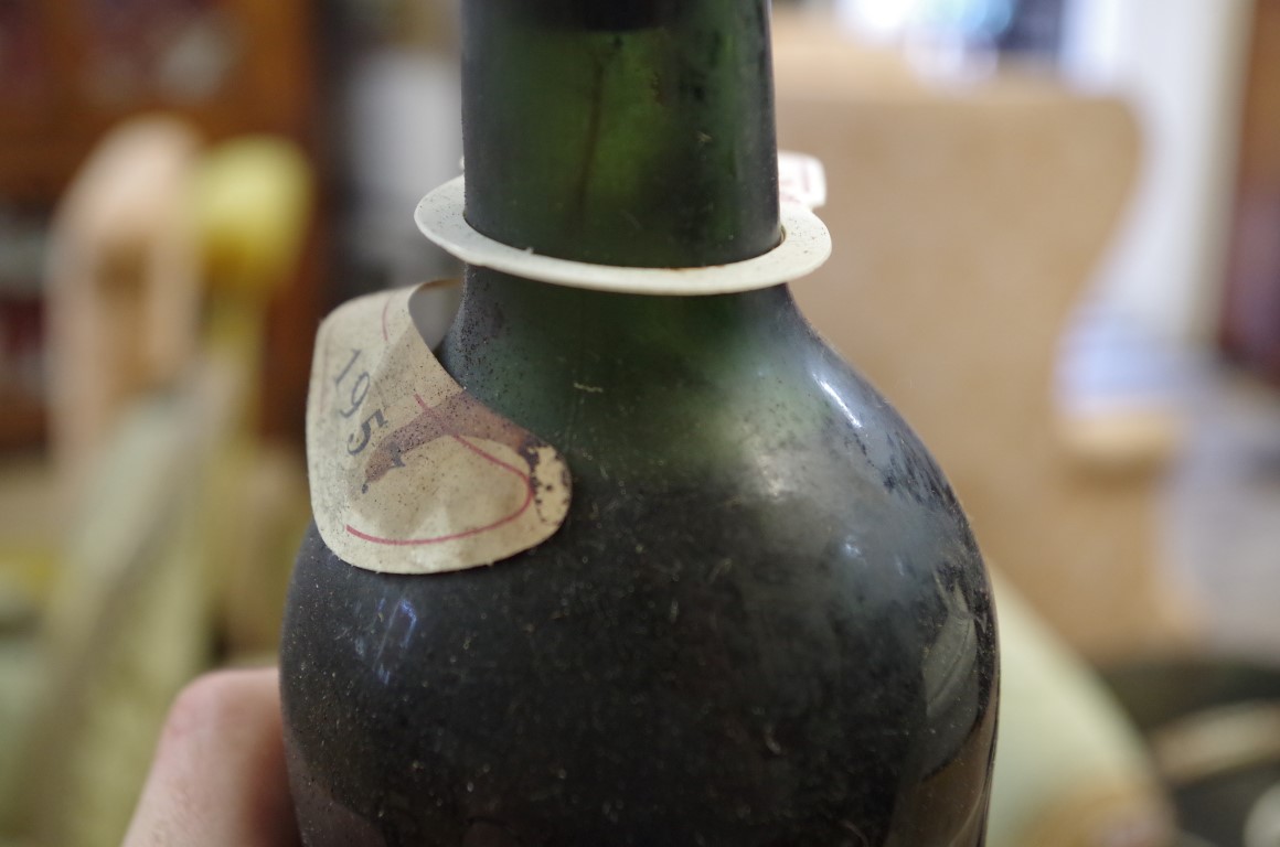 A bottle of Chateau Pichon-Longueville-Baron 1957, Pauillac. - Image 4 of 4