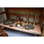 A small quantity of brass and other metalware.