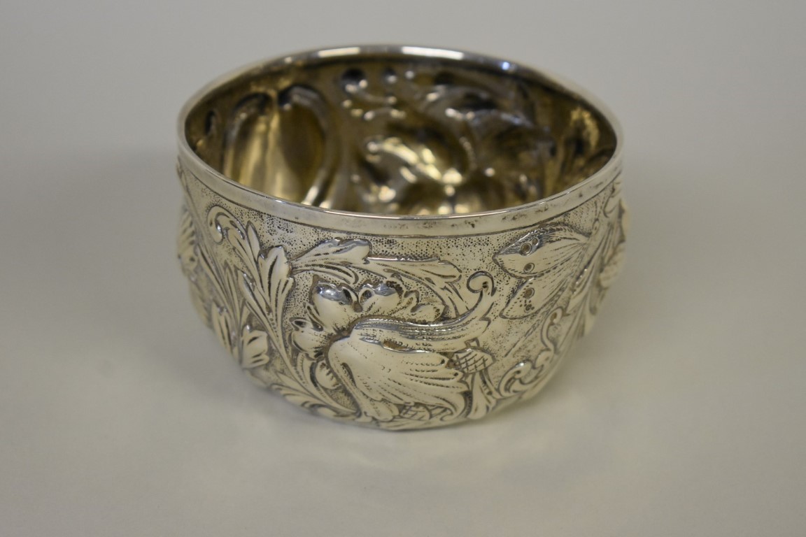 A Victorian silver repousse bowl, by William Comyns & Sons, London 1885, 10.5cm diameter, 138g. - Image 2 of 3