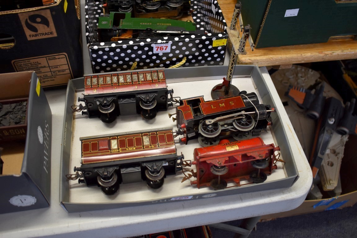 Hornby: O gauge: a clockwork tinplate locomotive, LMS 2270, with key; together with two LMS