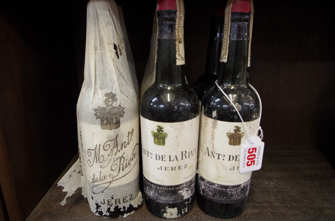 Three half bottles of Jerez Oloroso Viejisimo sherry, Antonio de la Riva, 1940s bottling, together