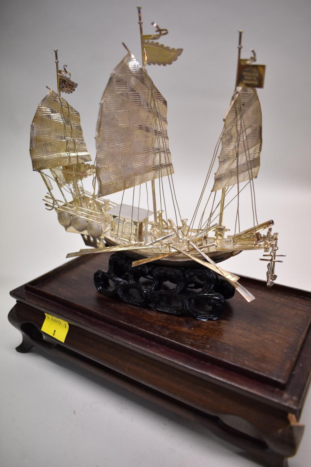 A Chinese silver model of a junk, by Wei Kei, Hong Kong, stamped sterling silver, height excluding - Image 3 of 4