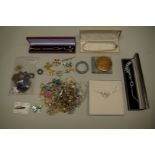 A quantity of costume jewellery.