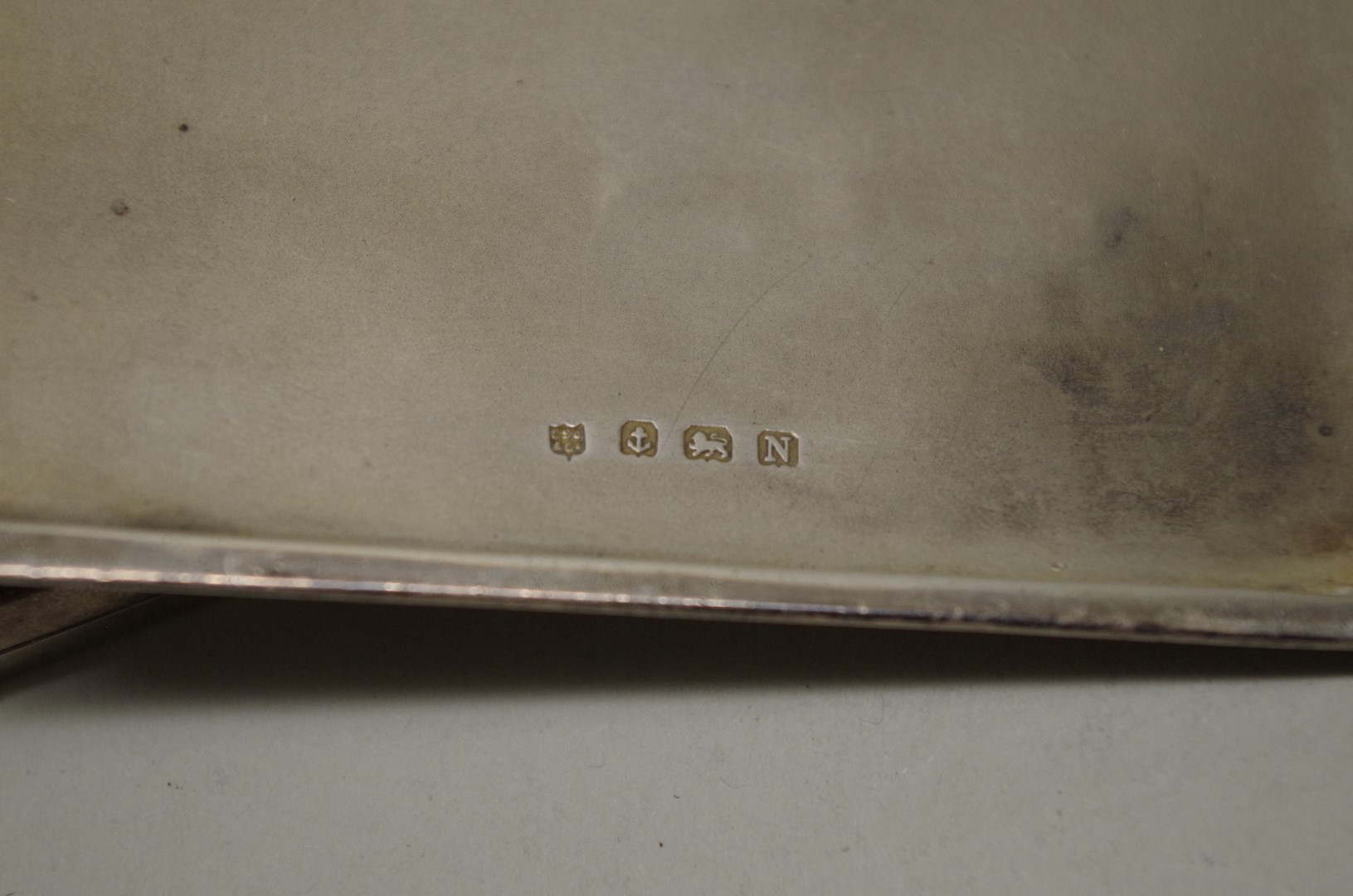 Two silver engine turned cigarette cases, 238g all in. - Image 5 of 6