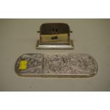 A silver pen tray, by Carr's of Sheffield Ltd, Sheffield 1995, 21cm, 84g; together with a silver