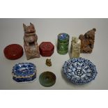 A mixed group of Chinese items, to include: a blue and white stem cup, 11cm diameter; a blue and