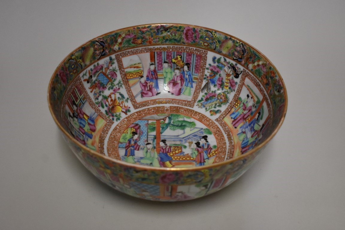 A large Chinese Canton famille rose bowl, 19th century, 30cm diameter. - Image 2 of 6