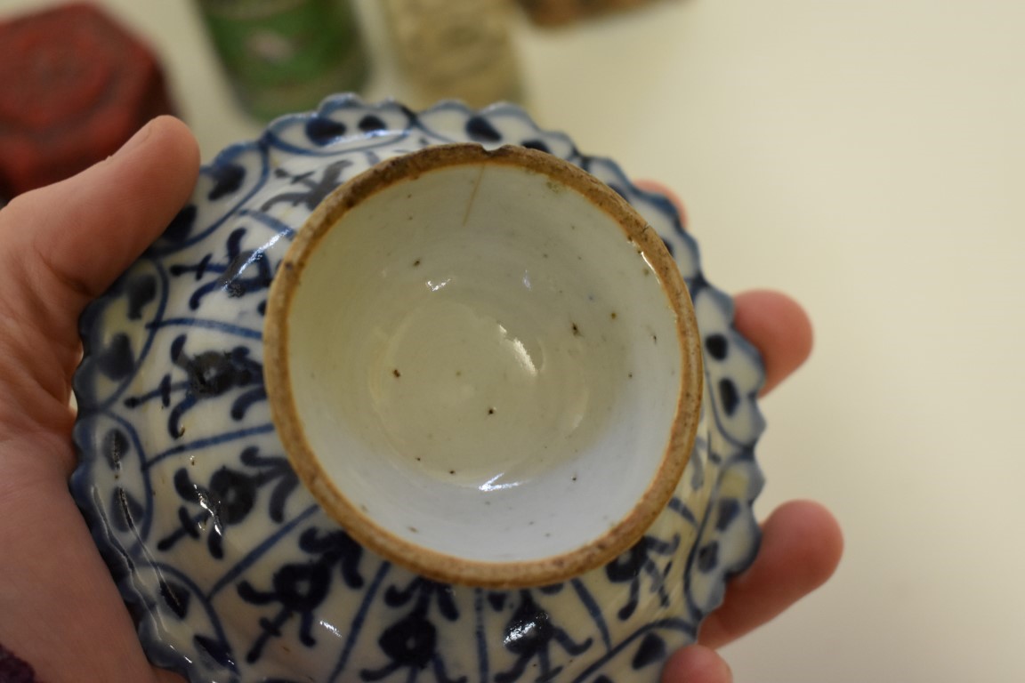 A mixed group of Chinese items, to include: a blue and white stem cup, 11cm diameter; a blue and - Image 5 of 11