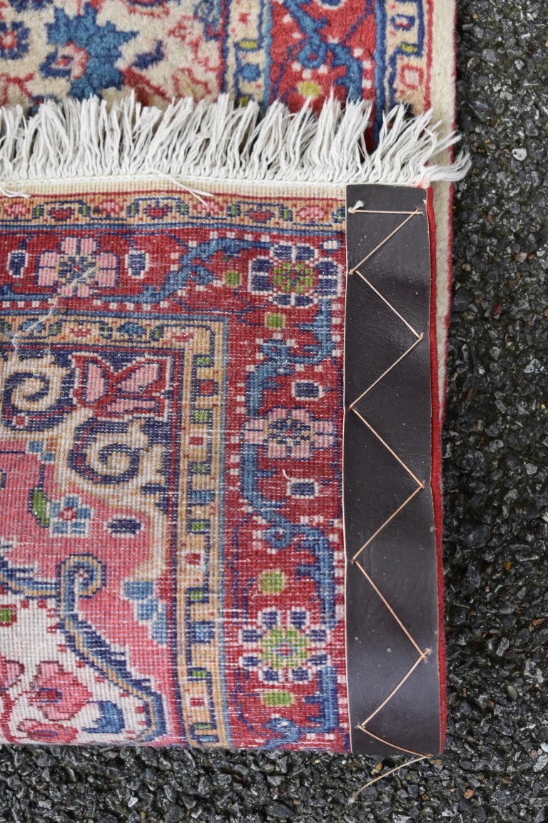 A small Persian rug, with allover floral design, 102 x 70cm. - Image 3 of 3