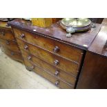 An early 19th century mahogany chest of drawers, 105.5cm wide.