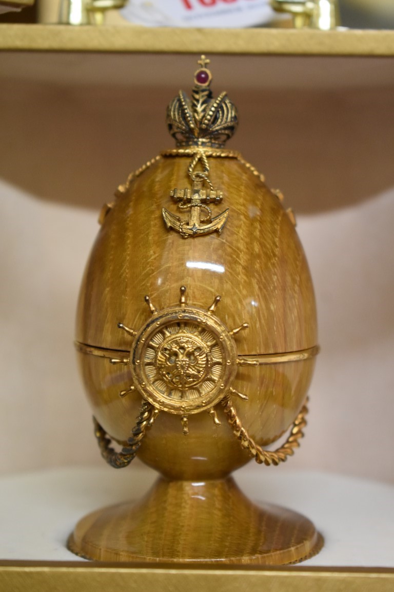 A Theo Faberge limited edition silver gilt and oak 'Shtandart Egg', No.134, in fitted case. - Image 2 of 6