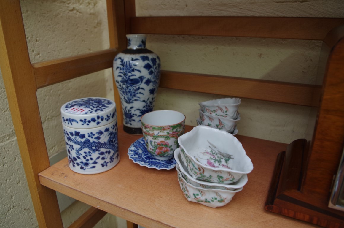 A small quantity of Chinese porcelain. - Image 2 of 2