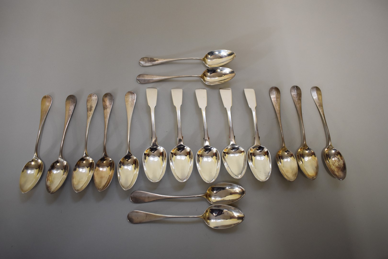 A set of five George IV silver fiddle pattern teaspoons, by Thomas Dicks, London 1826, 125g;