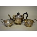 A silver three piece teaset, by Viners Ltd, Sheffield 1931, 657g all in.