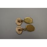 A pair of gold cufflinks, hallmarked 375, 7.6g.