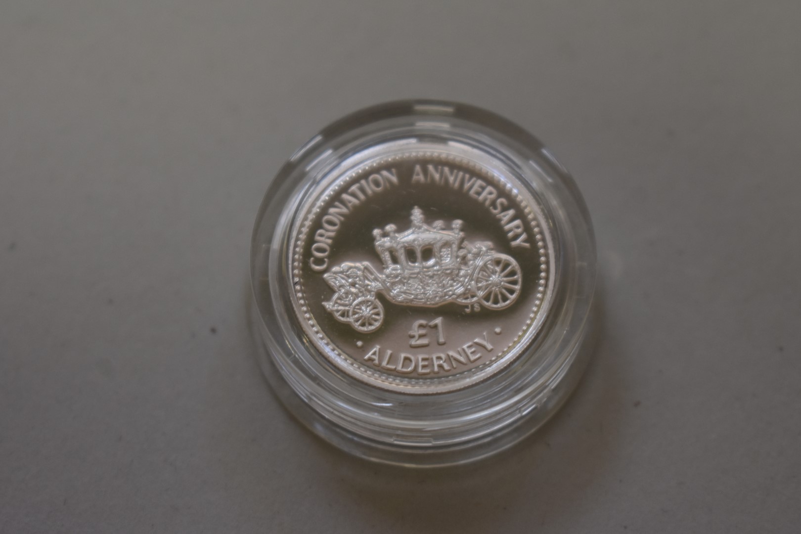 An Elizabeth II 1993 Alderney silver proof one pound coin, cased with certificate. - Image 2 of 3