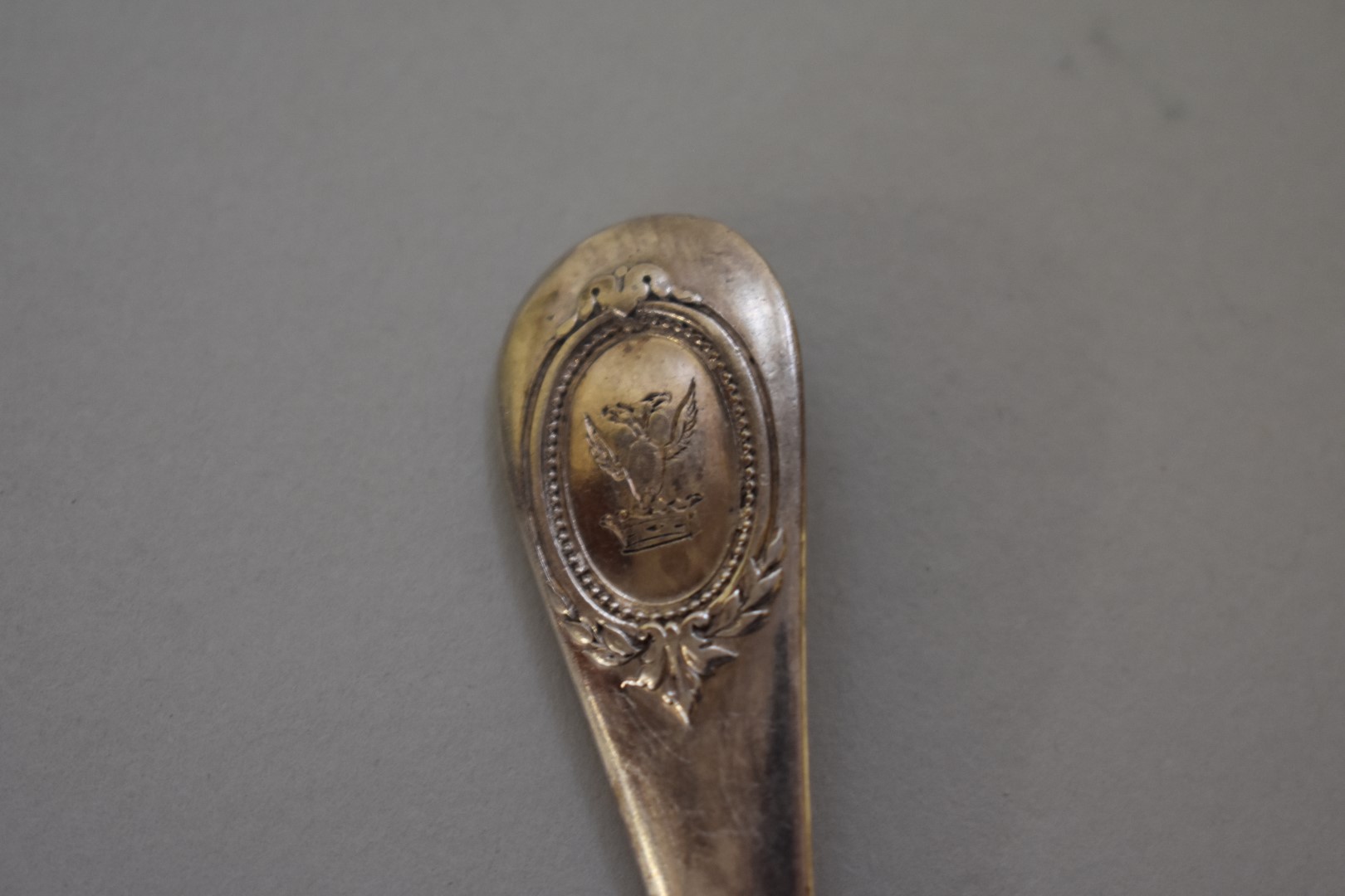A set of five George IV silver fiddle pattern teaspoons, by Thomas Dicks, London 1826, 125g; - Image 2 of 3