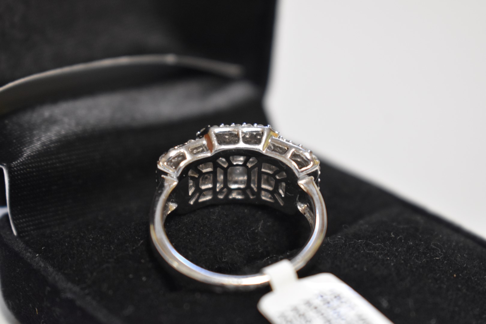 A diamond cluster white gold ring, stamped 750, set princess and brilliant cut diamonds, 1ct - Image 3 of 3