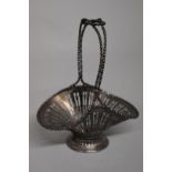 An Edwardian silver bon bon basket, by James Deakin & Sons,  Sheffield 1911, 15.5cm high, 134g.