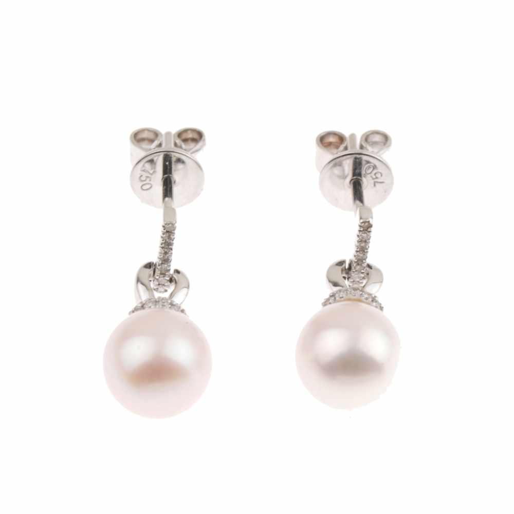 DIAMOND AND PEARL DROP EARRINGSWhite gold with brilliant cut diamonds, total weight approx 0.07ct
