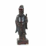 IMMORTAL CHINESE FIGURE, C19thPatinated bronze, wooden base. 16,5 x 5 x 4.5cm.- - -18.00 % buyer's