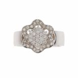 FLORAL DIAMOND RINGWhite gold with brilliant cut diamonds. Total weight approx. 0.56ct. Band 17mm.