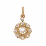 ROSETTE PENDANTYellow gold with rose cut diamonds. Total approx weight 0.26ct. 2.2gr.- - -18.00 %