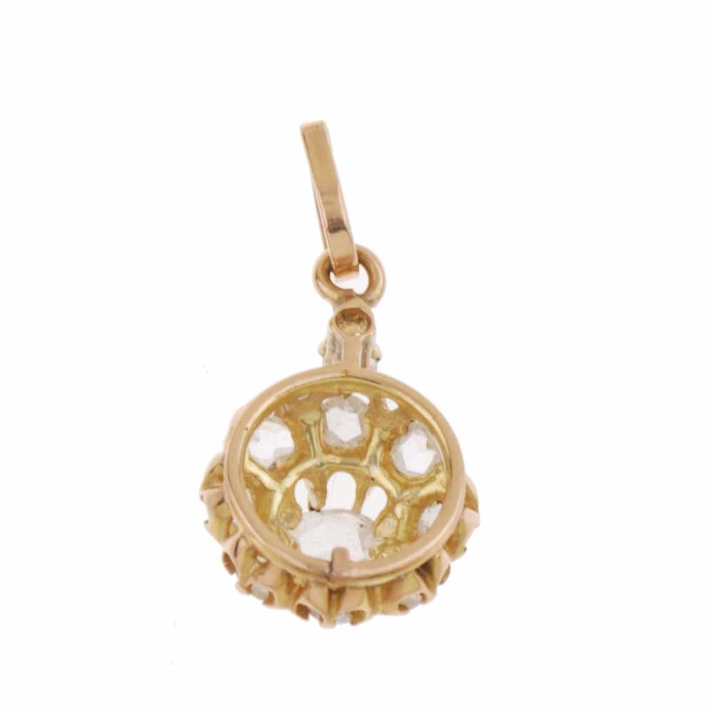 ROSETTE PENDANTYellow gold with rose cut diamonds. Total approx weight 0.26ct. 2.2gr.- - -18.00 % - Image 2 of 2