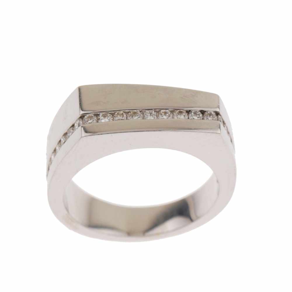 DIAMOND RINGWhite gold with brilliant cut diamonds, Total approx weight 0.60ct. Band 17mm.