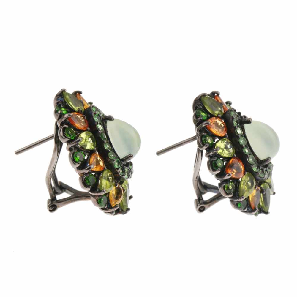 EARRINGS STUDDED WITH STONESRhodium plated silver with pear shaped prehnite garlanded with peridots, - Image 2 of 3