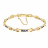 BRACELT OF BRILLIANT CUT DIAMONDS AND SAPPHIRESYellow gold links with brilliant cut diamonds: