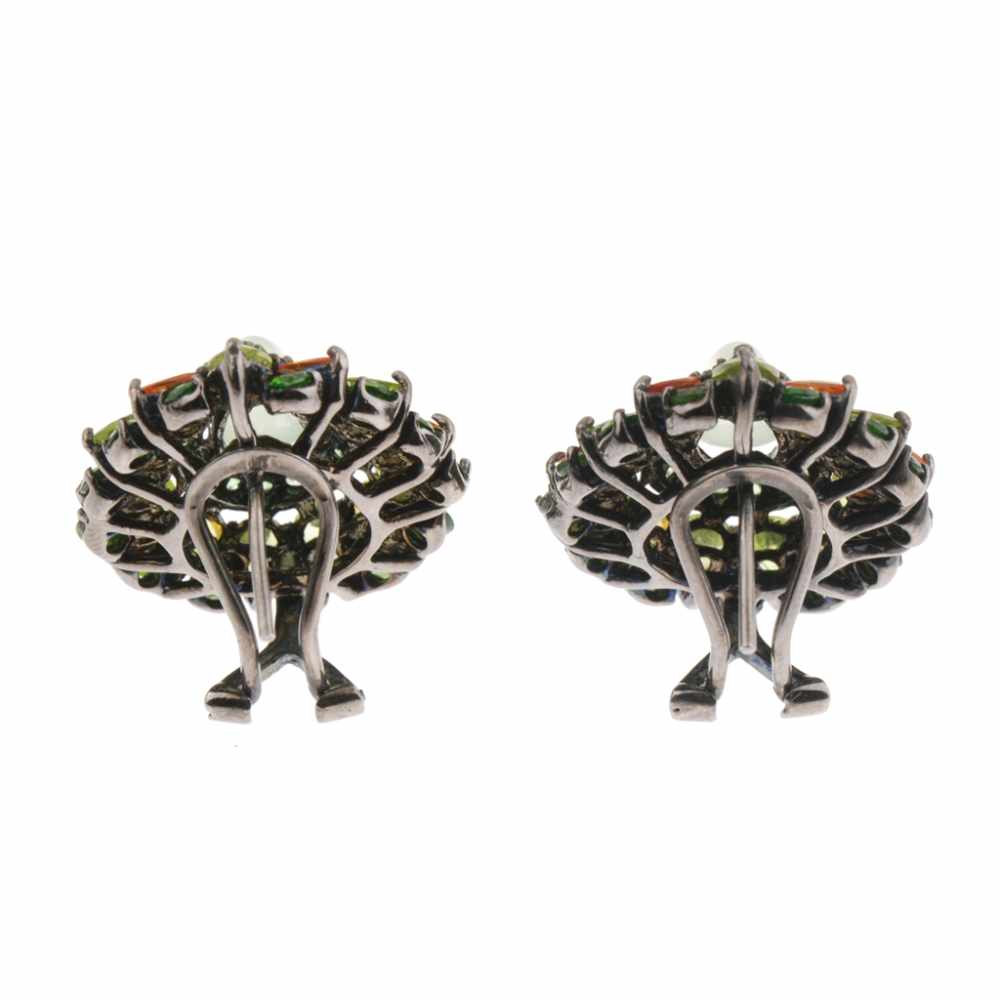 EARRINGS STUDDED WITH STONESRhodium plated silver with pear shaped prehnite garlanded with peridots, - Image 3 of 3