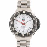 TAG HEUER. FORMULA 1. MAN'S WRISTWATCHTAG HEUER. FORMULA 1.Stainless steel casing, calendar at four.