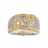 NARROW DIAMOND RINGWhite gold with touches of yellow gold with brilliant cut diamonds.Total weight