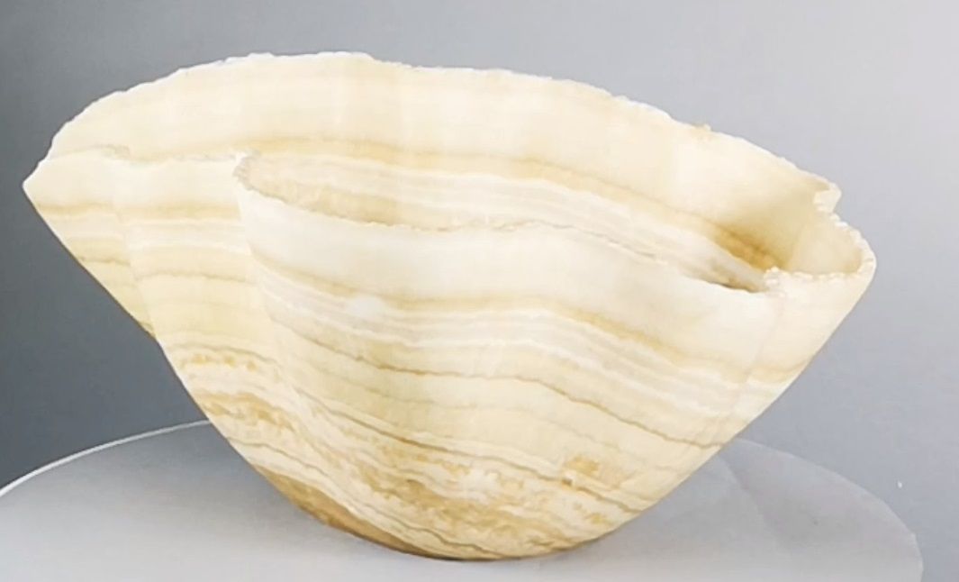 Minerals: An unusually deep onyx bowlMexico56cm by 51cm