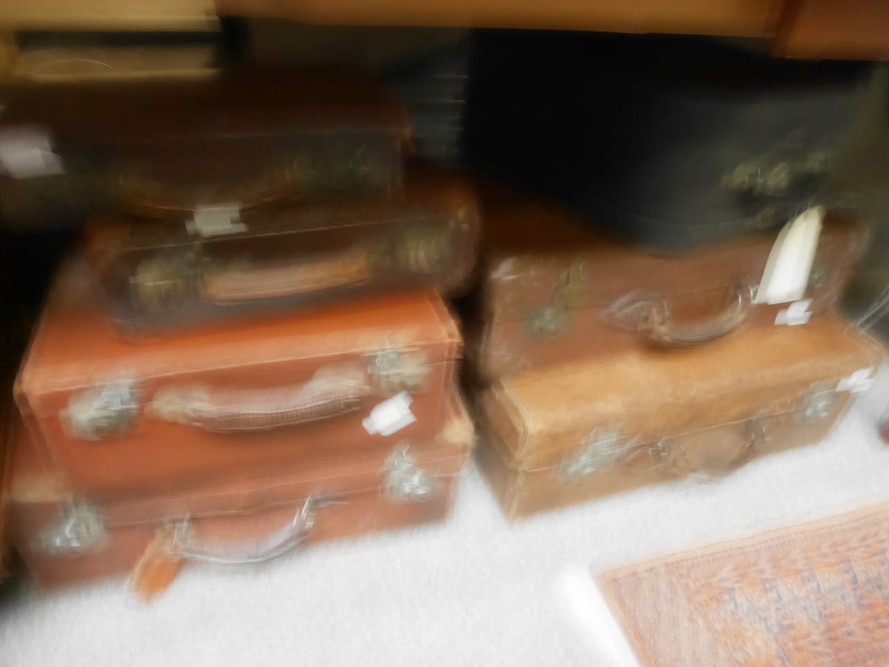 11 old suitcases - Image 4 of 7