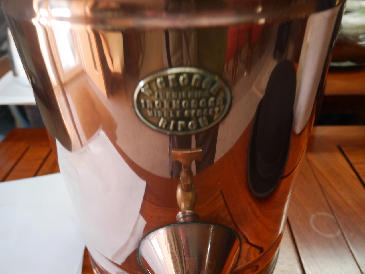 Copper tea urn "W George Ripon" - Image 2 of 3