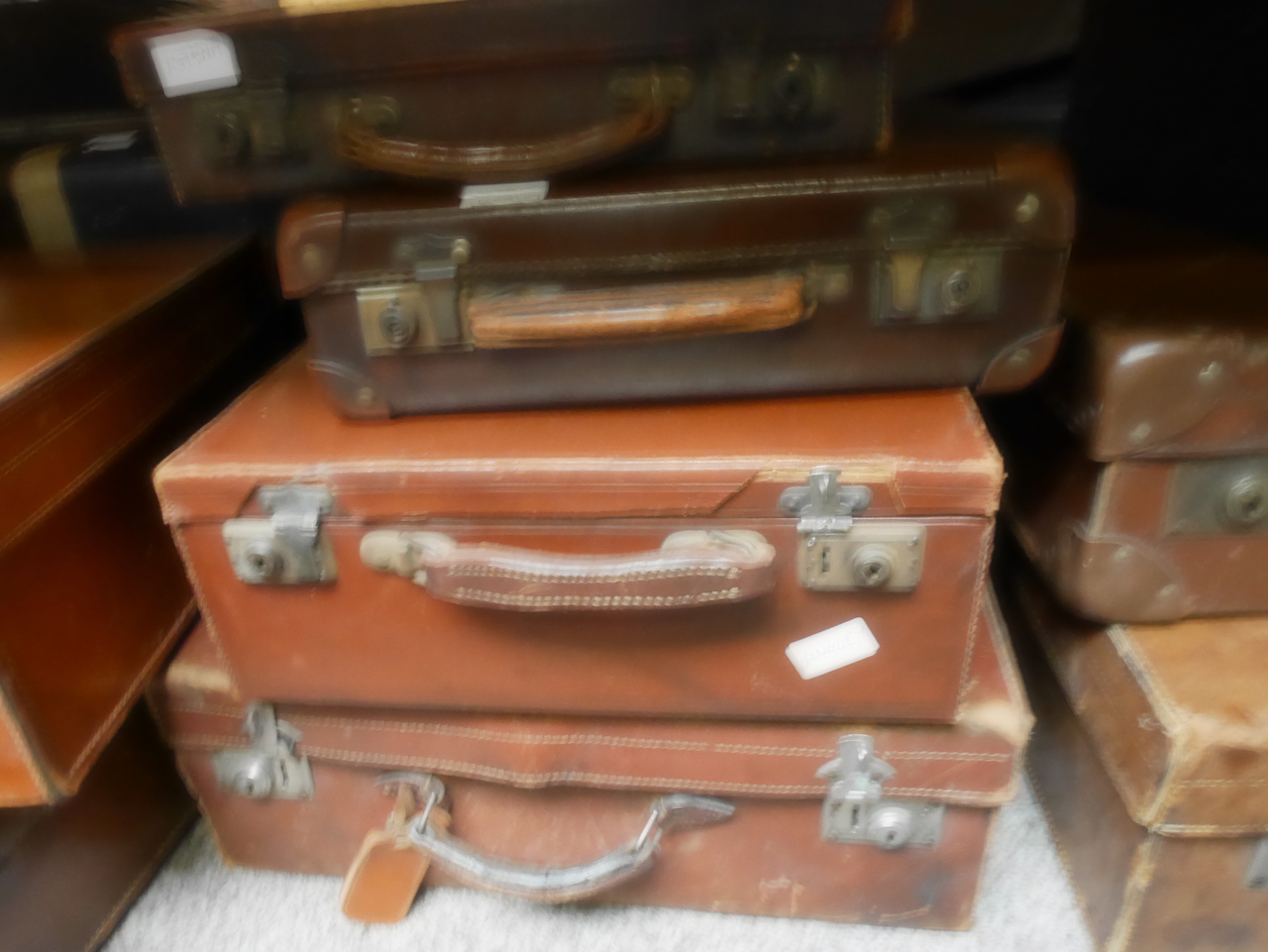 11 old suitcases - Image 2 of 7
