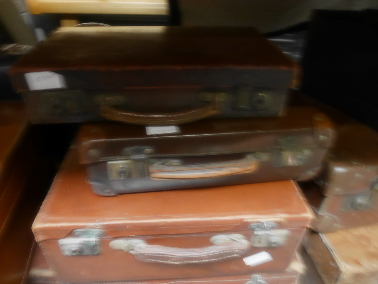 11 old suitcases - Image 5 of 7