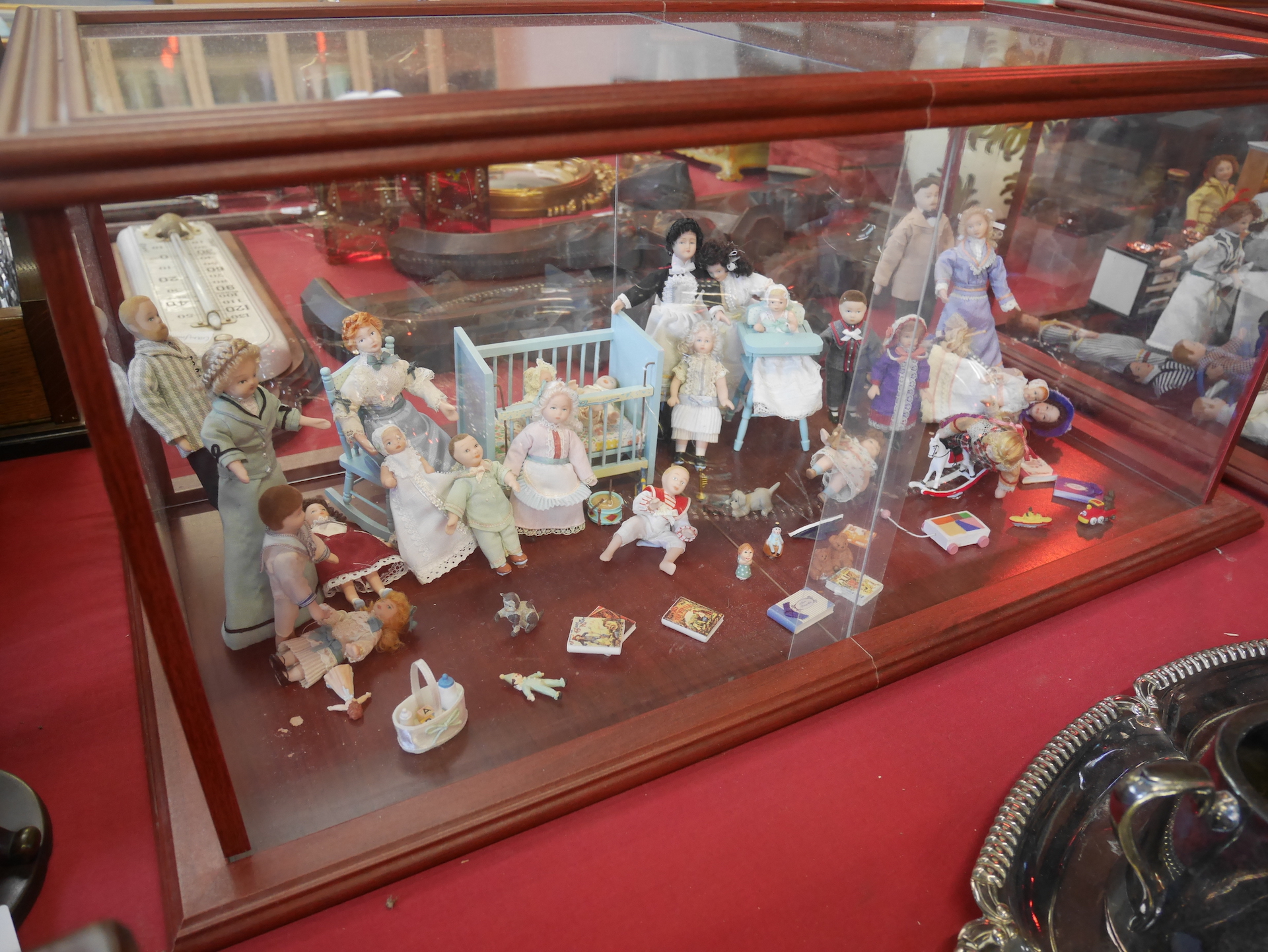 Glass cased child's nursery diorama/doll set