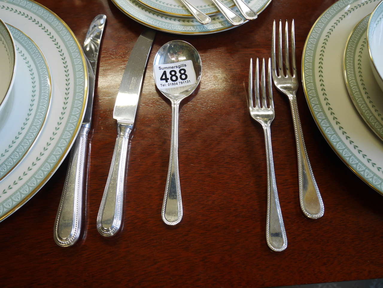 8 setting Osbourne bead pattern cutlery set