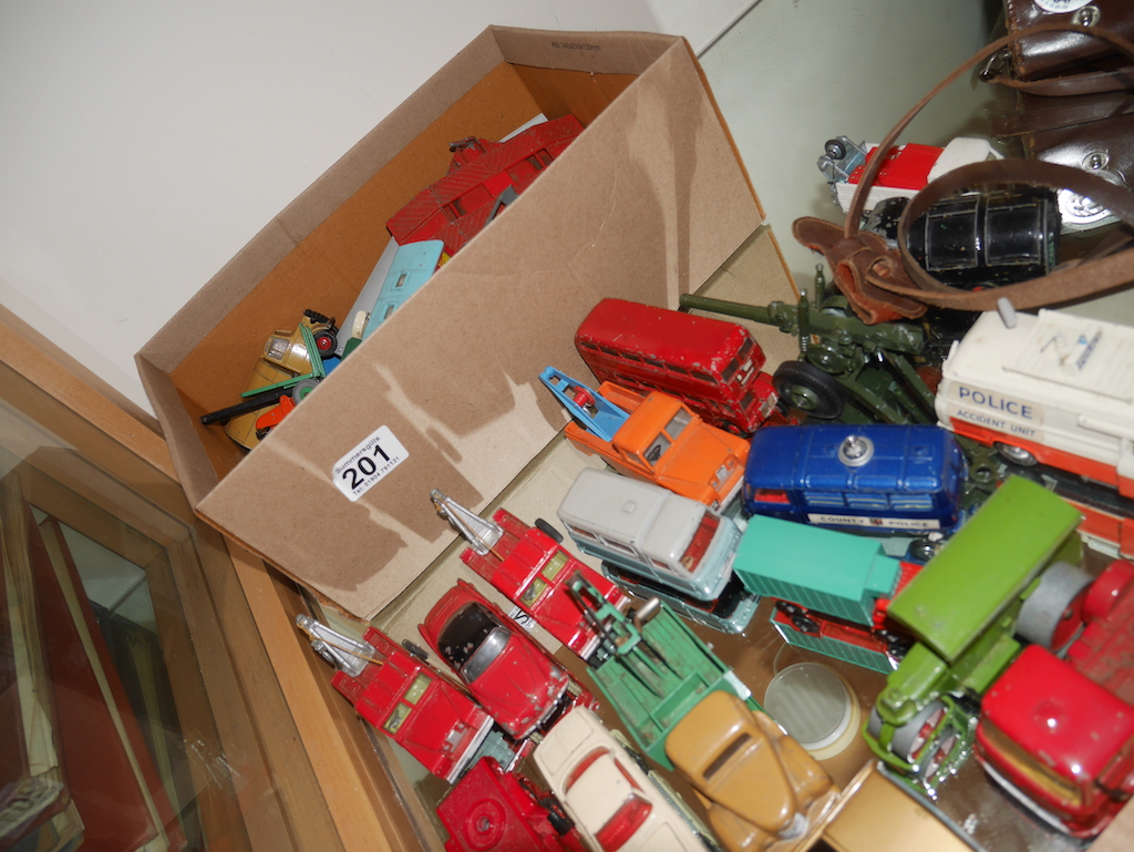 Collection of dinky and corgi cars - Image 2 of 3