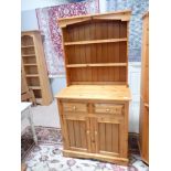 Pine dressser