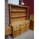 Pine dresser