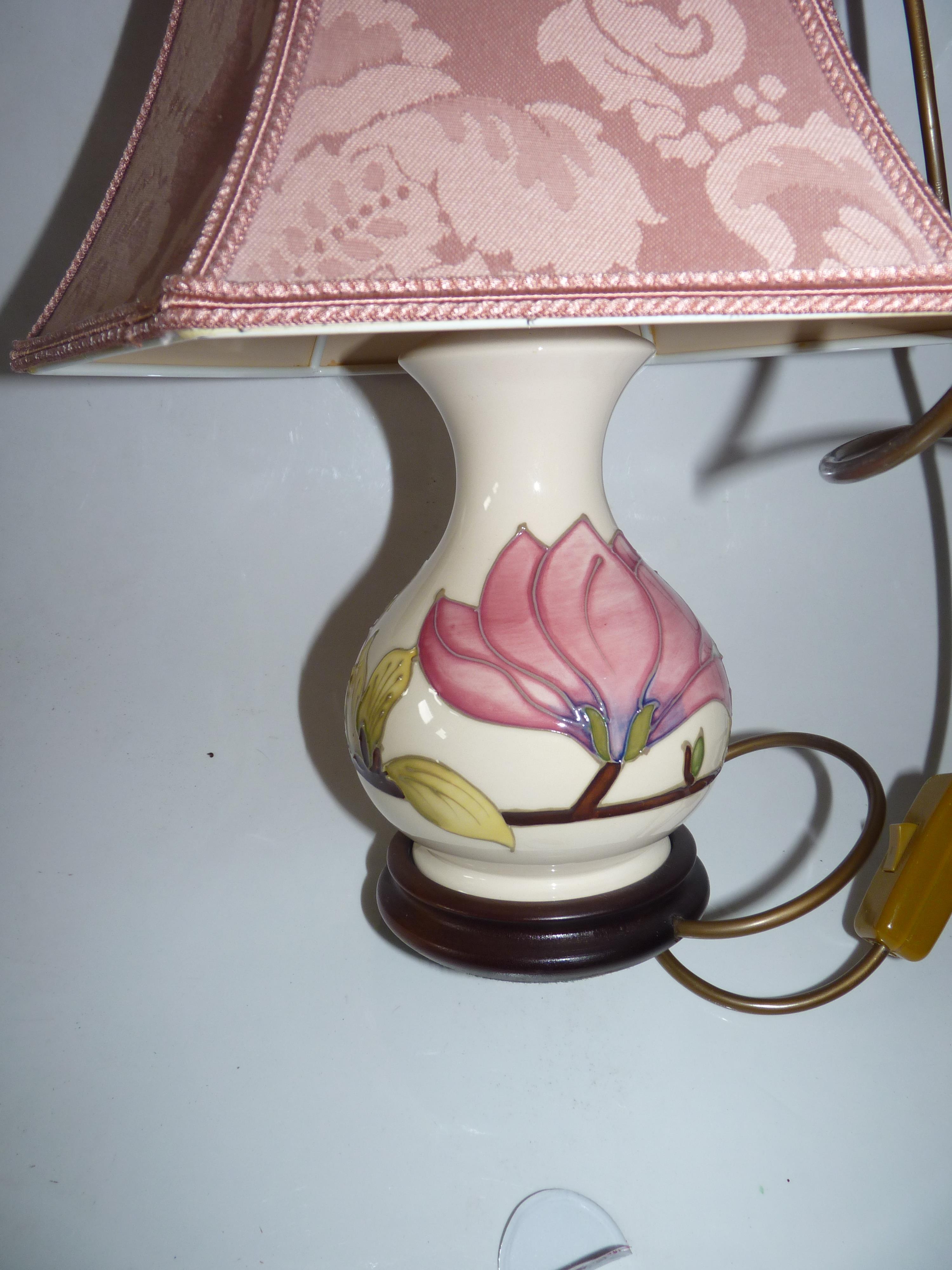 Moorcroft Lamp - Image 2 of 3