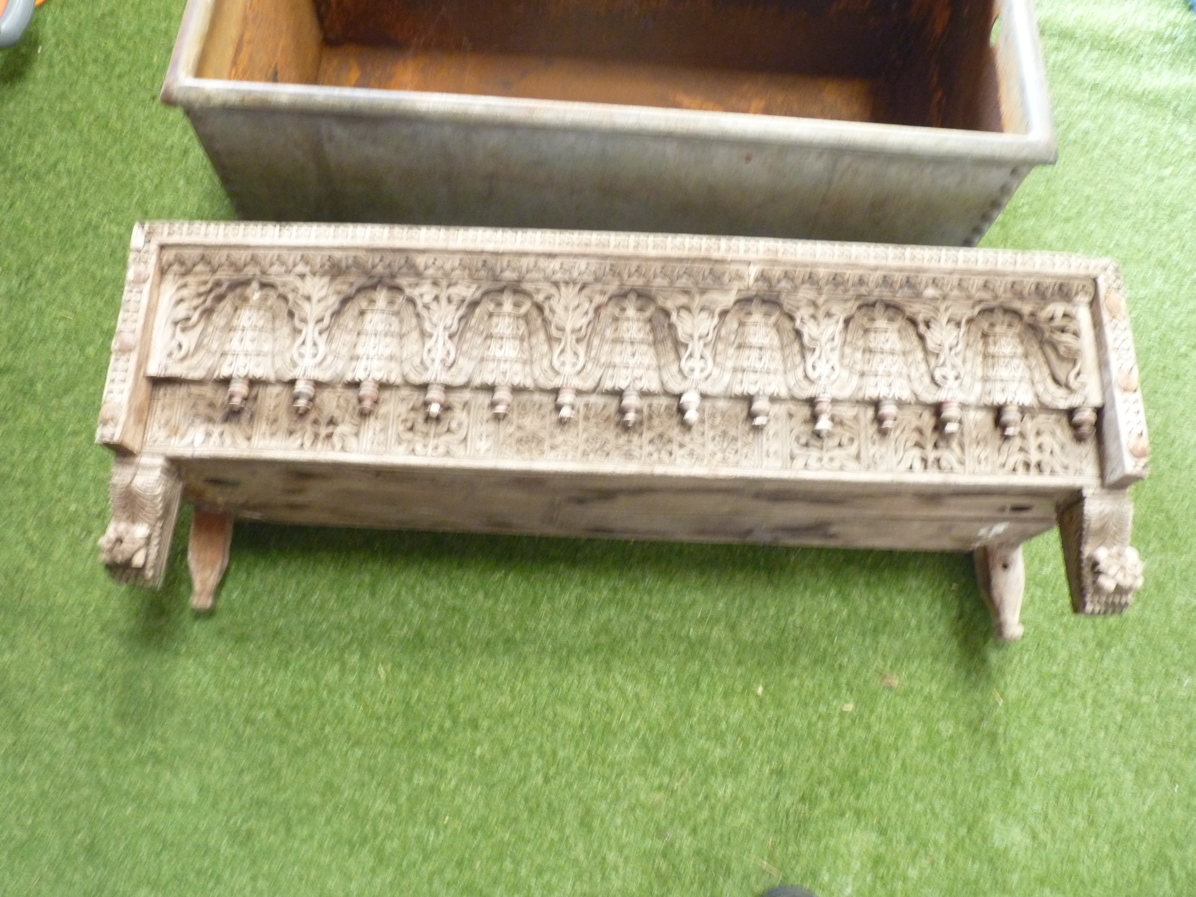 Antique carved planter - Image 2 of 2