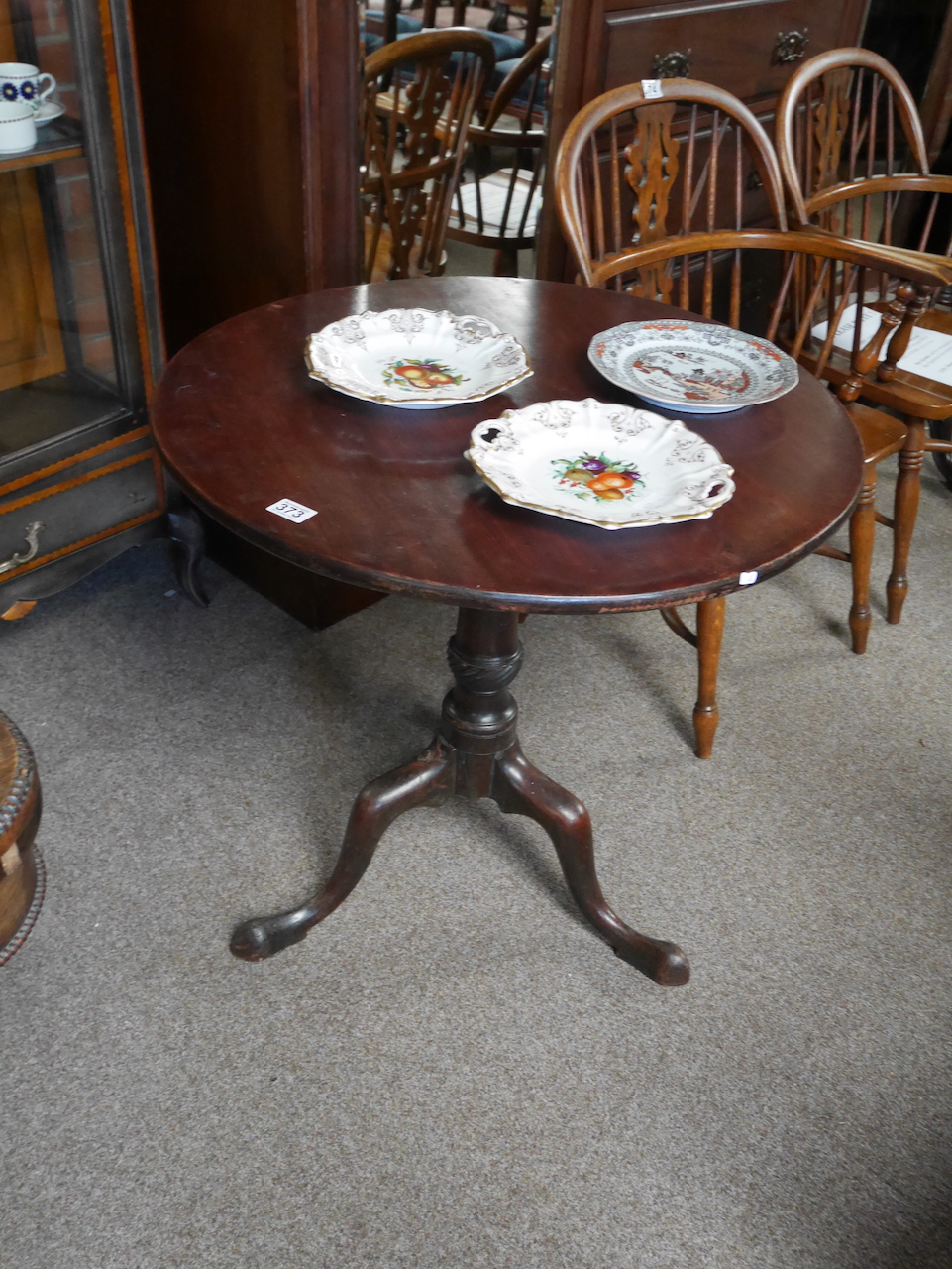 Georgian mahogany tilt top table