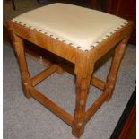 Rabbitman stool with leather top