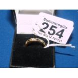 18ct gold diamond and sapphire ring 4.1g